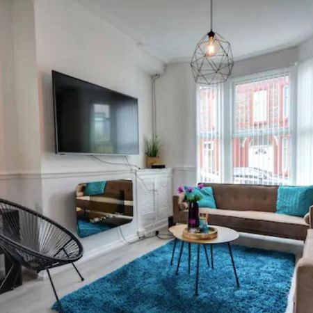 Antonio Str Liverpool 6 Beds Extérieur photo