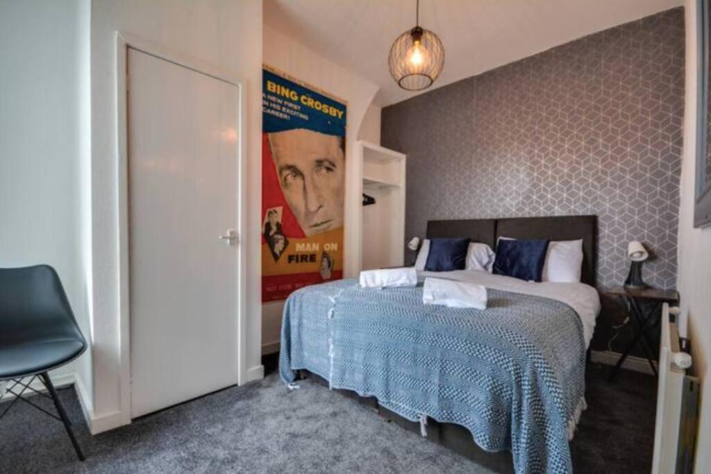 Antonio Str Liverpool 6 Beds Extérieur photo